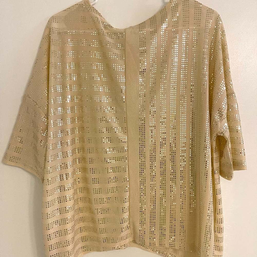 Brand: Silver Wear, Glitter Mid Sleeves Top. Color Gold. Size Large